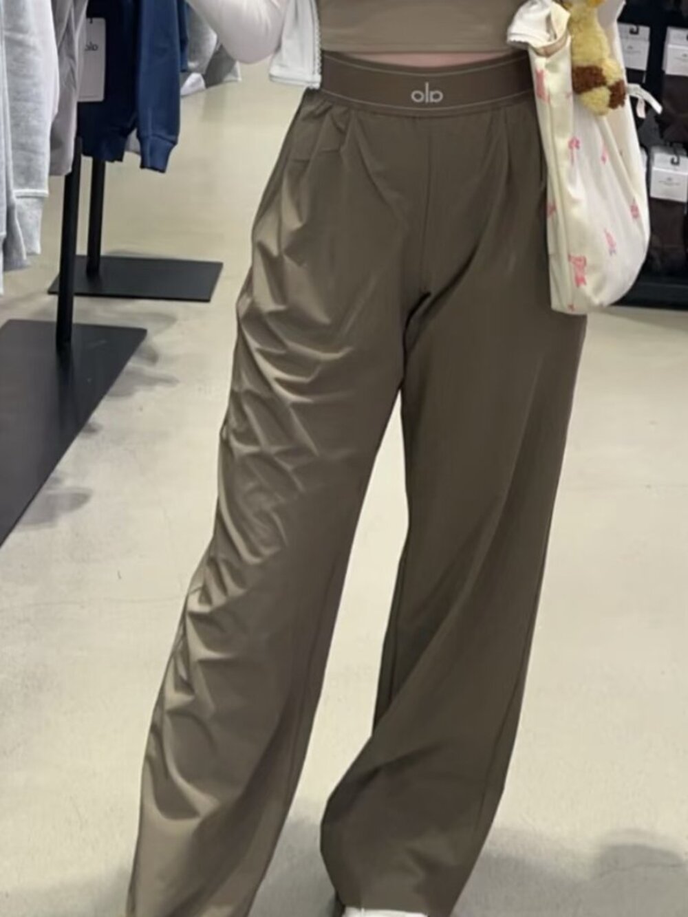 ALO Yoga🥐 Suit Up Trouser Olive(Regular Limited)Size (XS S L)🥨 - Picture 7 of 7
